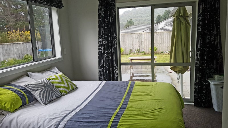 28 Sunstone Crescent, Brown Owl, Upper Hutt - Carousel 1