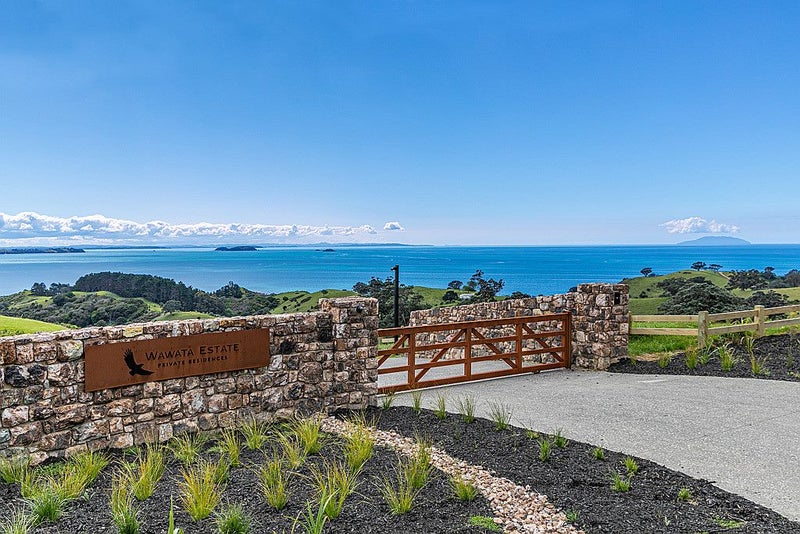 32 Hill Road, Ostend, Waiheke Island - Carousel 2