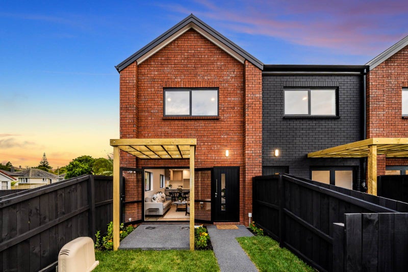 7/11 Anderson Avenue, Point England, Auckland - Carousel 1