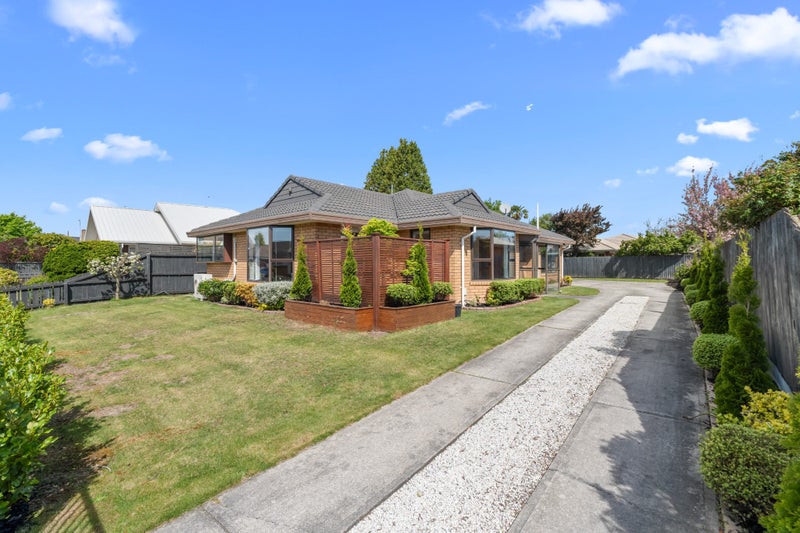 7 Ben Nevis Drive, Broomfield, Christchurch - Carousel 1
