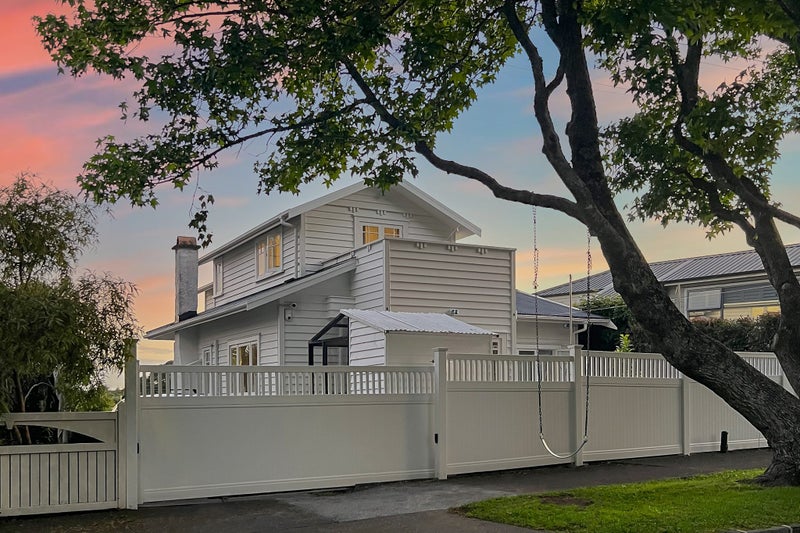 89 Dignan Street, Point Chevalier, Auckland - Carousel 2