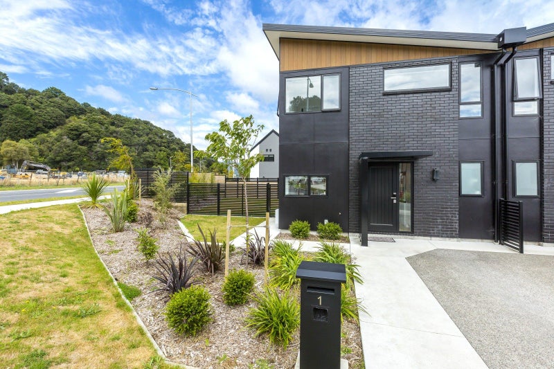 1 Doug Jensen Street, Wallaceville, Upper Hutt - Carousel 2