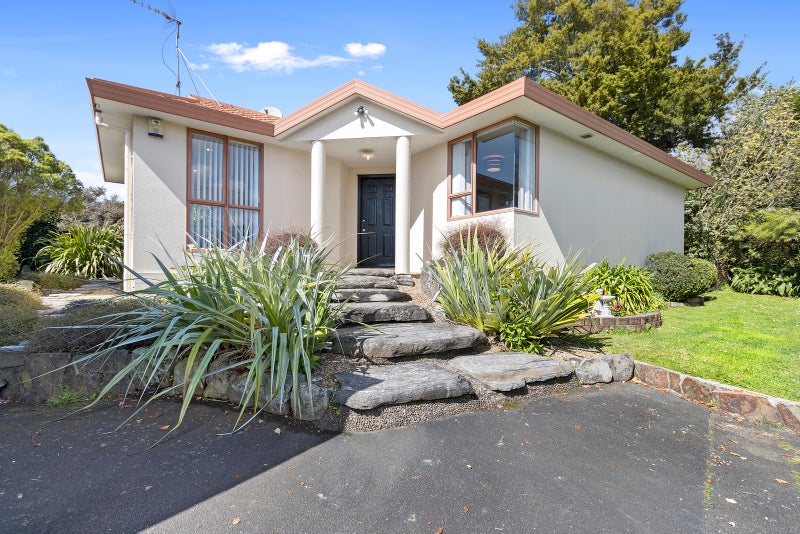 39 Houchens Road, Glenview, Hamilton - Carousel 1