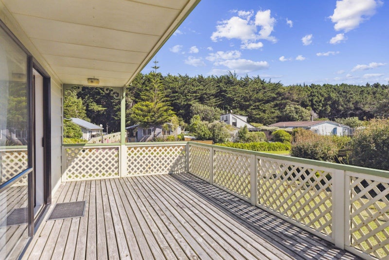 12 Hydrabad Drive, Waitārere Beach, Levin - Carousel 2