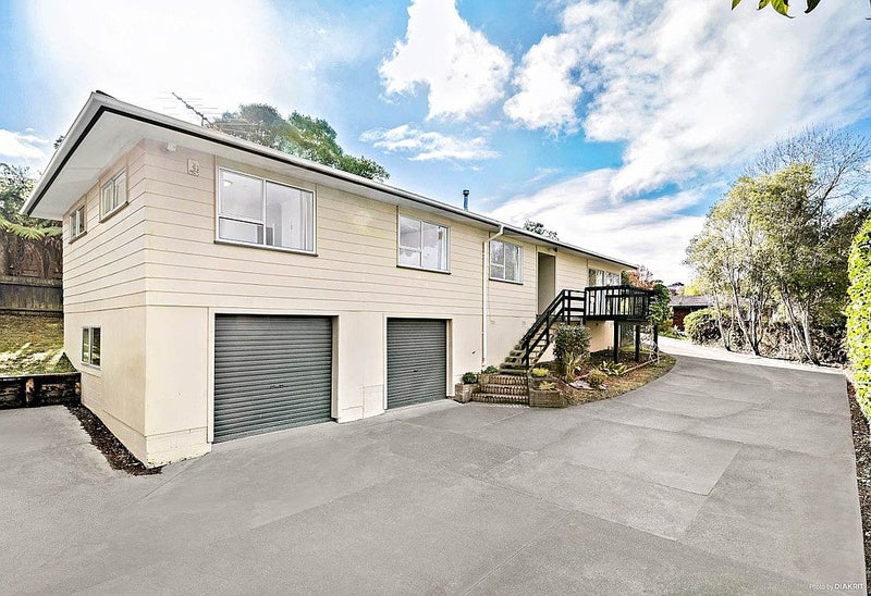 15 Tallington Crescent, Torbay, Auckland - Carousel 1