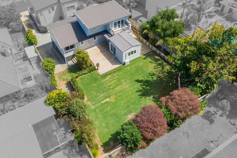 15 Belmont Terrace, Belmont, Lower Hutt - Carousel 15