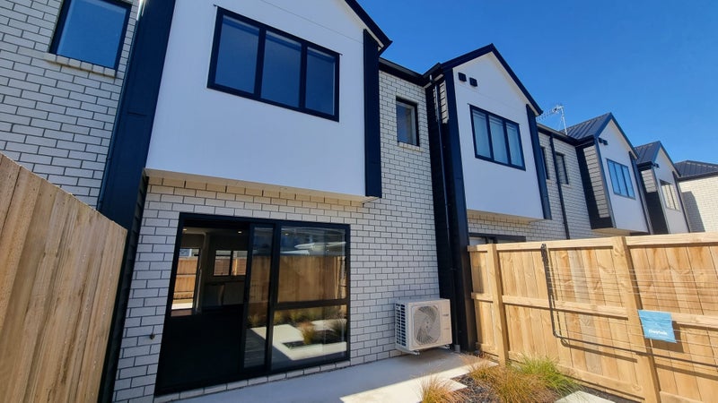 6/12 Charlemont Street, Whitiora, Hamilton - Carousel 1