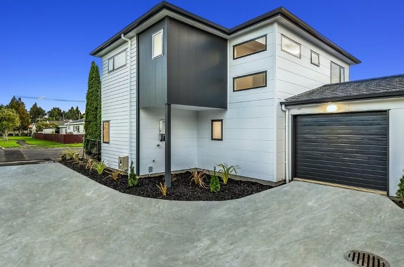 1/69 East Street, Enderley, Hamilton - Carousel 1