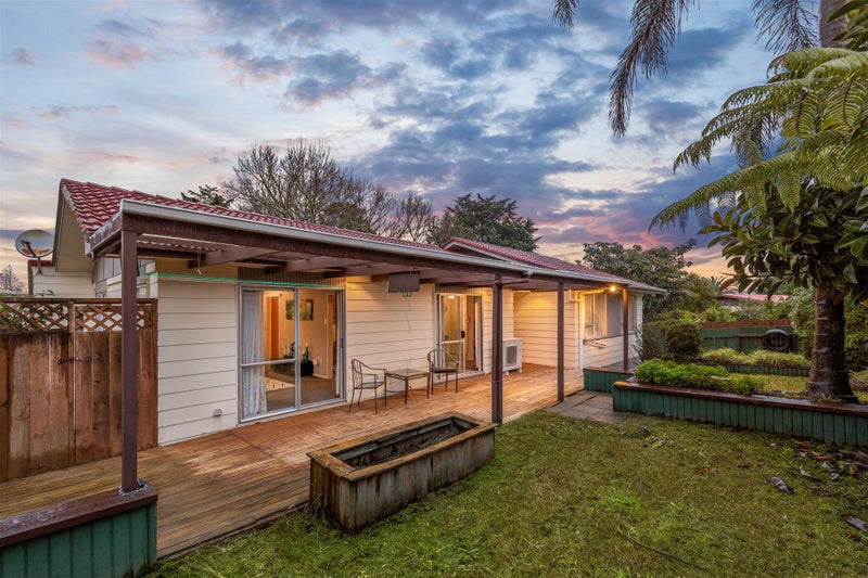 5 Peterhouse Place, West Harbour, Auckland - Carousel 1