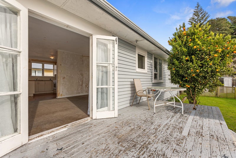 9 Henderson Crescent, Parkvale, Tauranga - Carousel 1