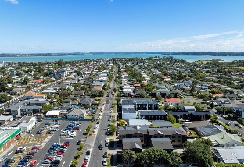 1/11 Huia Road, Point Chevalier, Auckland - Carousel 17