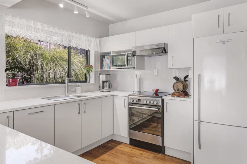 4 Morven Terrace, Huntsbury, Christchurch - Carousel 2