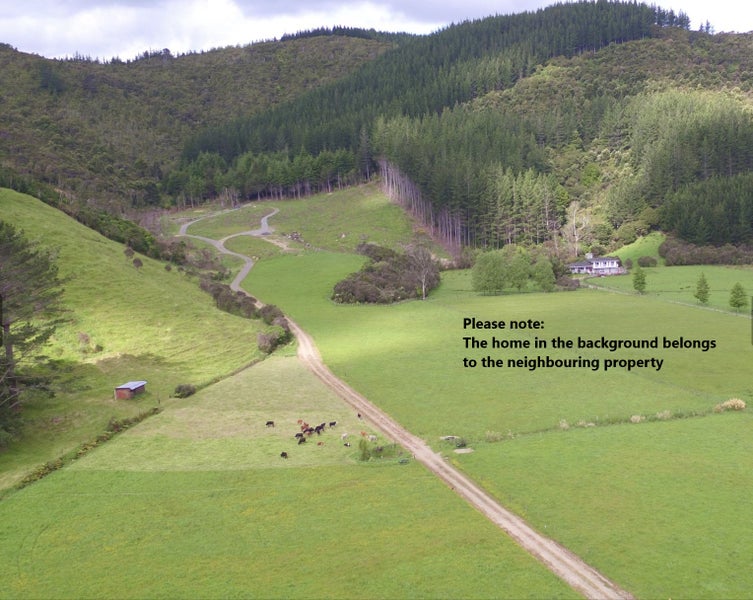 964 Whitemans Valley Road, Whitemans Valley, Upper Hutt - Carousel 1