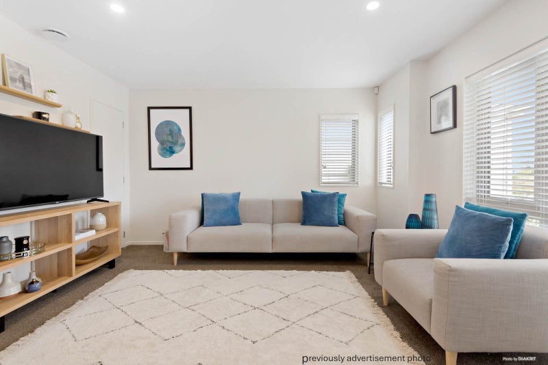 9 Divide Loop, Takanini, Auckland - Carousel 2