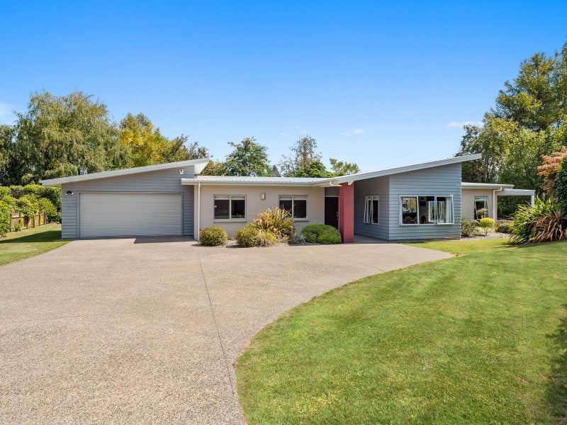 7 Antonia Place, Kinloch, Taupō - Carousel 1