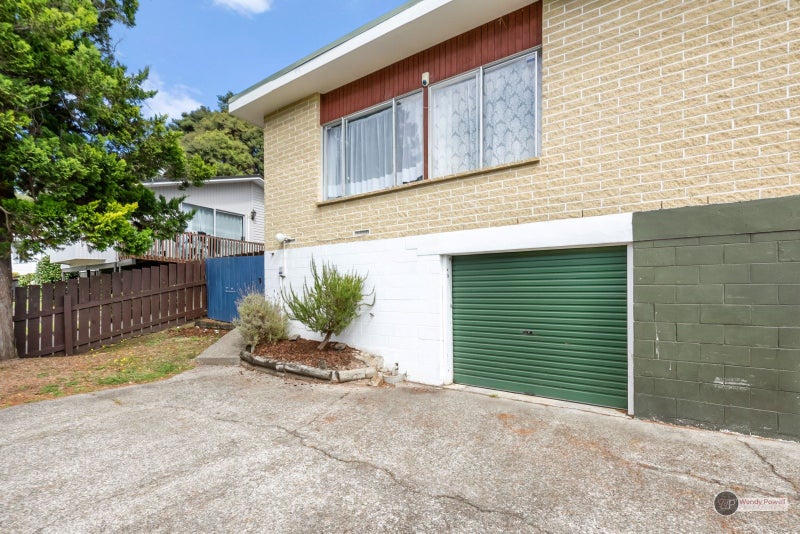 28 Deller Grove, Silverstream, Upper Hutt - Carousel 13