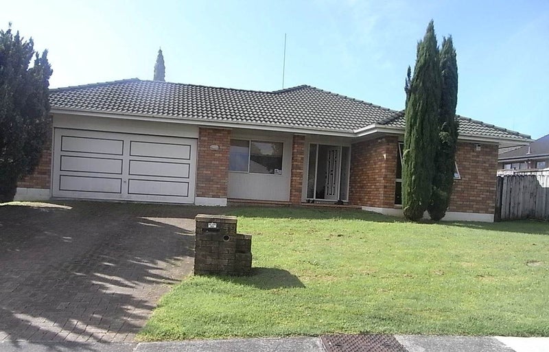 49 Orangewood Drive, Northpark, Auckland - Carousel 1