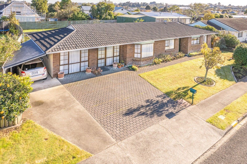 4 Hampton Place, Springvale, Whanganui - Carousel 1