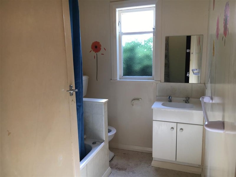 27 Beaumont Avenue, Alicetown, Lower Hutt - Carousel 7