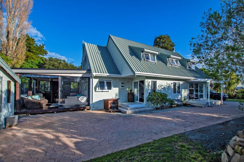 2/1945 Whangarei Heads Road, Whangarei - Carousel 1