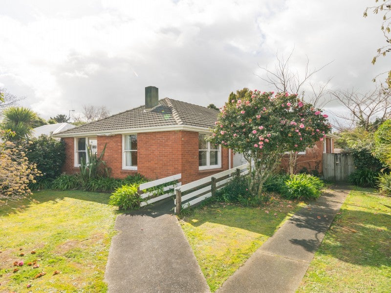 22 Ashford Avenue, Hokowhitu, Palmerston North - Carousel 1