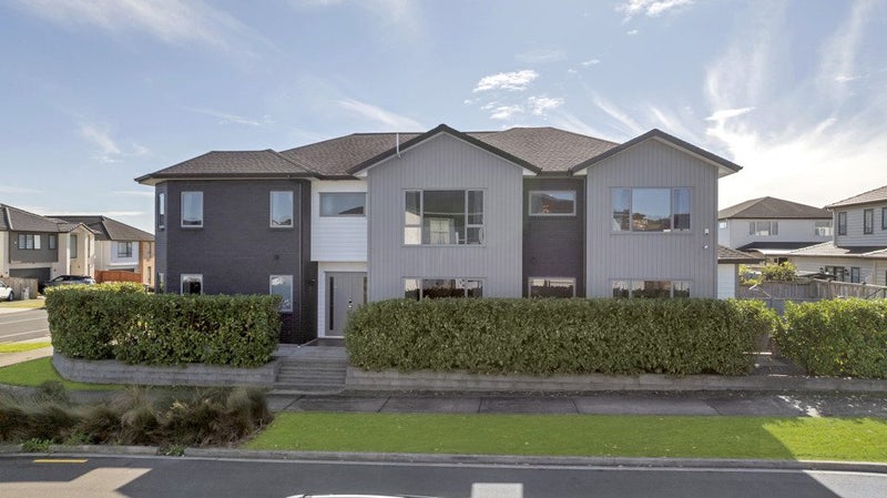 26 Hikuawa Road, Flat Bush, Auckland - Carousel 1