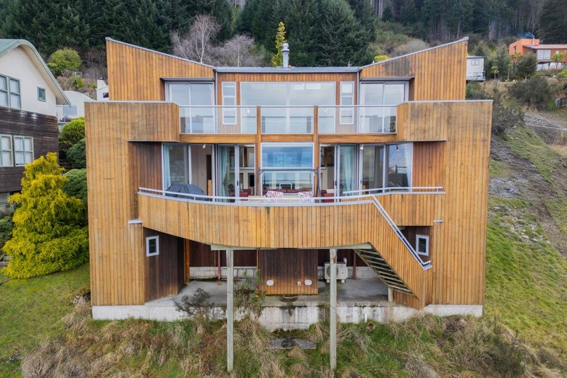 132 Wynyard Crescent, Fernhill, Queenstown - Carousel 1
