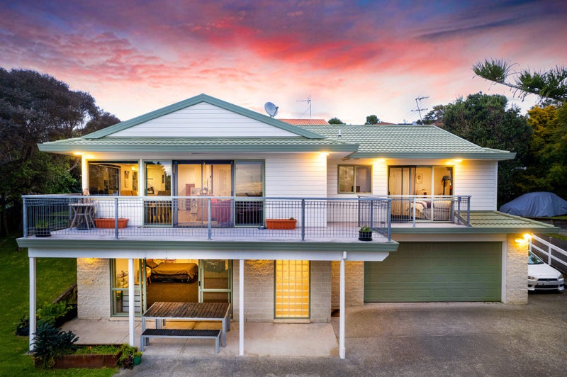 32A Pleasant Road, Glen Eden, Auckland - Carousel 1