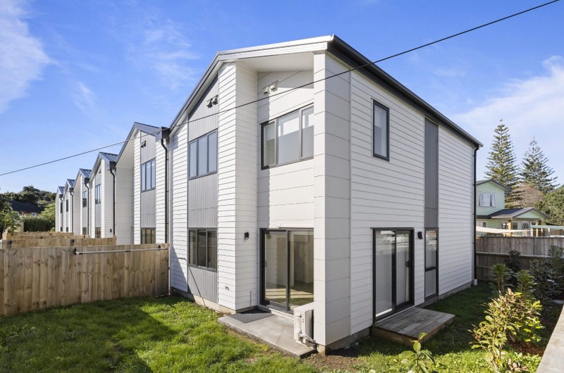 1/81 Pilkington Road, Panmure, Auckland - Carousel 1