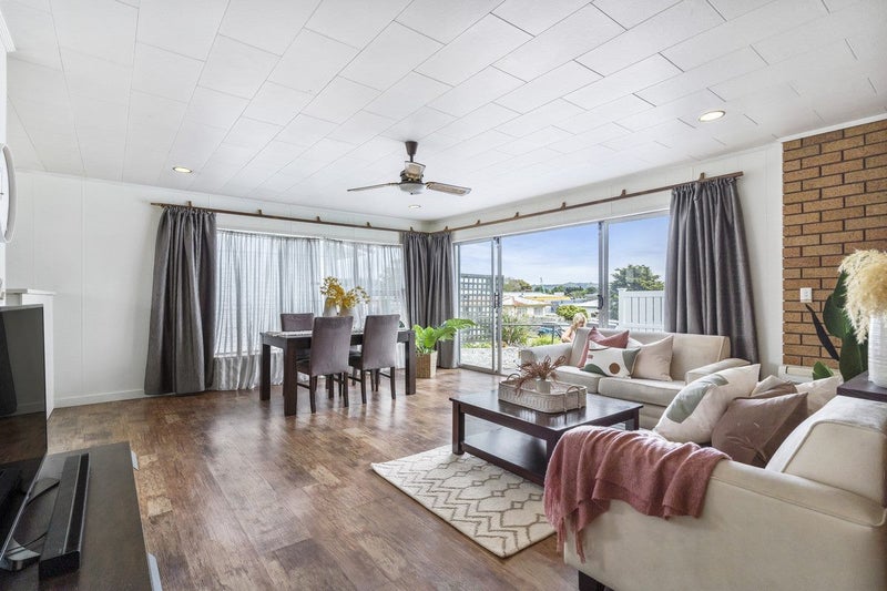 2 Slater Place, Te Puke - Carousel 1