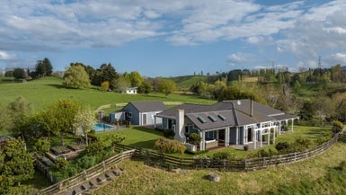 32 Hill Road, Maungatautari, Cambridge - Carousel 1