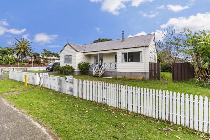 43 Frobisher Way, Clendon Park, Auckland - Carousel 2