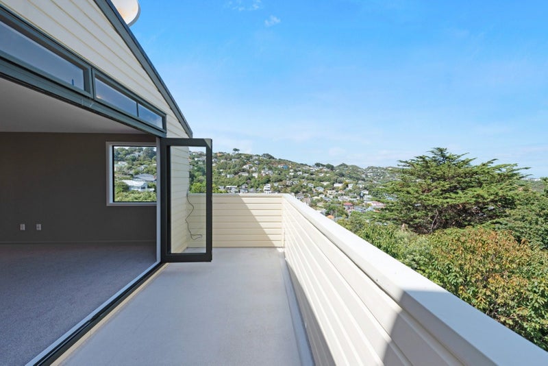 19A Tio Tio Road, Miramar, Wellington - Carousel 2