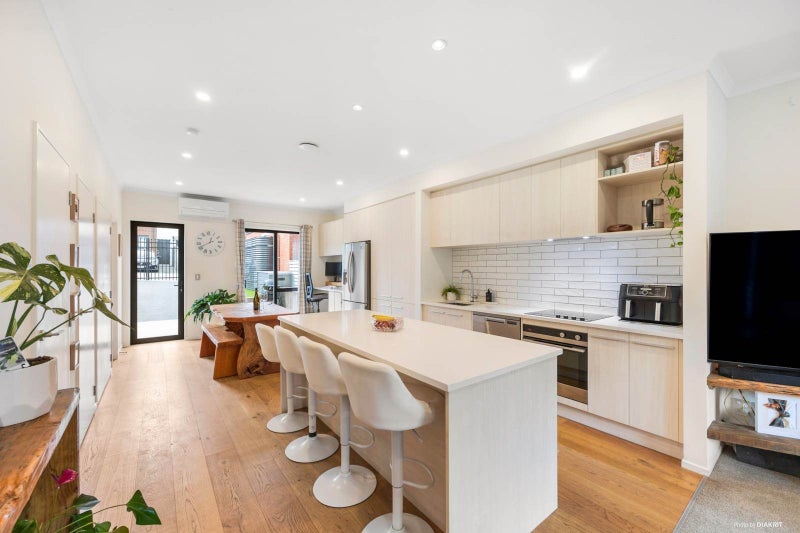 26 Mahalo Avenue, Wiri, Auckland - Carousel 2
