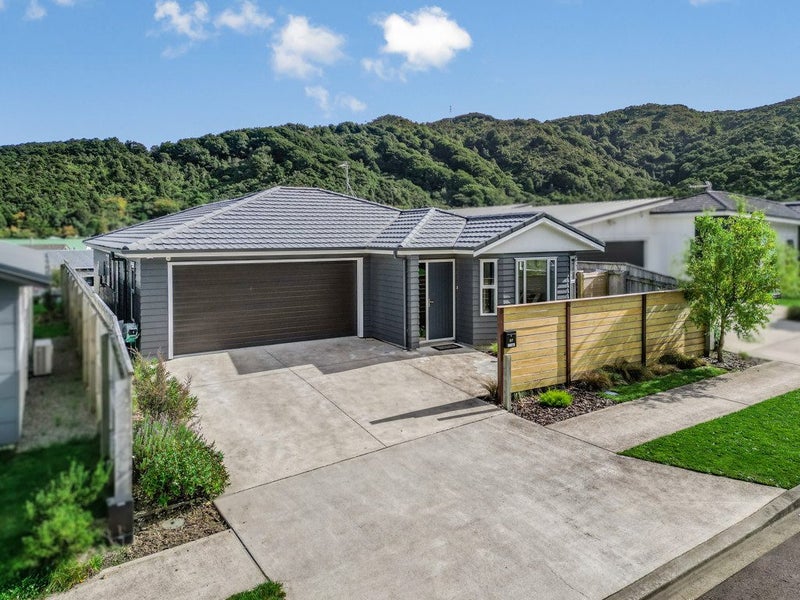 87 Meremere Street, Wainuiomata, Lower Hutt - Carousel 1