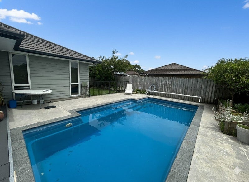 20 Huntington Park Drive, Greenhithe, Auckland - Carousel 2