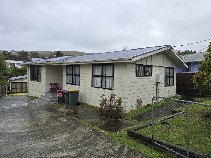 144 Driver Crescent, Cannons Creek, Porirua - Carousel 2