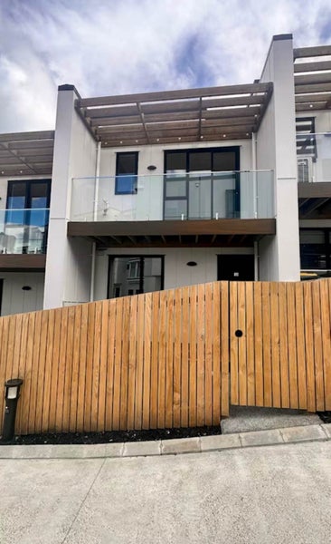 12/32 Karori Crescent, Orakei, Auckland - Carousel 1