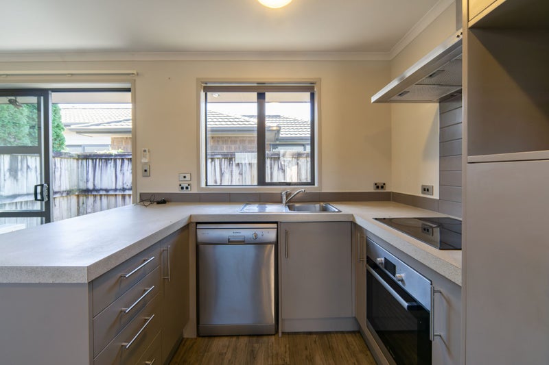 5/102 Old Farm Road, Hamilton East, Hamilton - Carousel 2