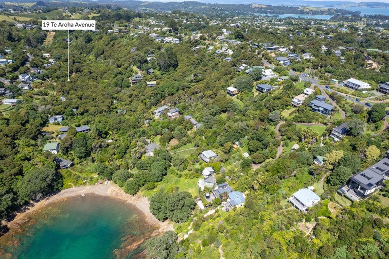 19 Te Aroha Avenue, Oneroa, Waiheke Island - Carousel 1