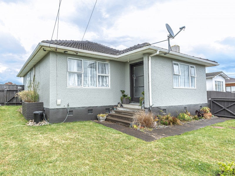 75 Puriri Street, Gonville, Whanganui - Carousel 1
