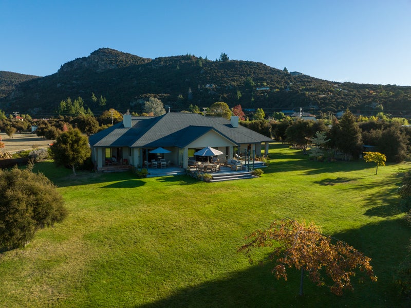 34 Matheson Crescent, Albert Town, Wanaka - Carousel 1