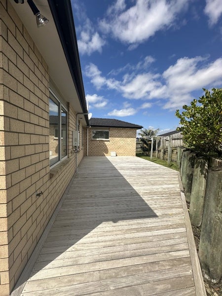 41 Rush Creek Drive, Westgate, Auckland - Carousel 16