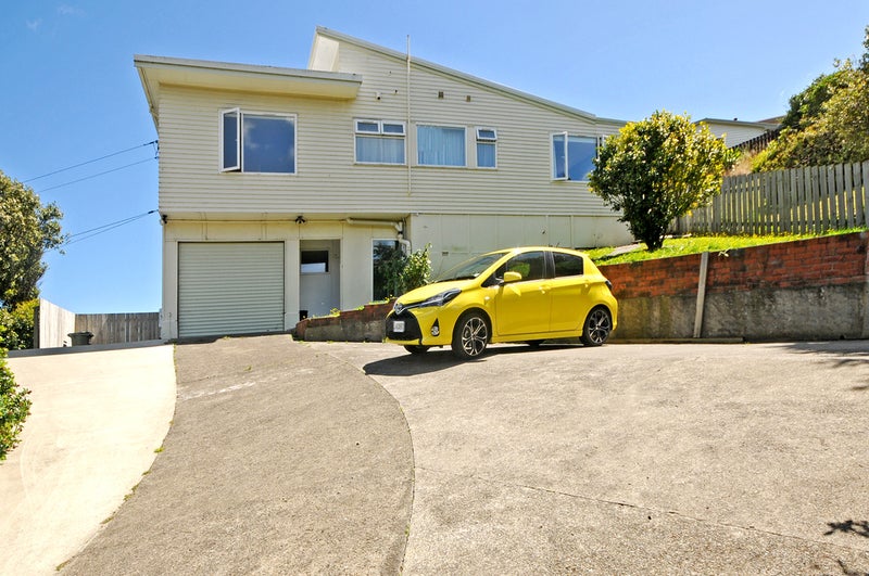 19 Mana View Road, Paremata, Porirua - Carousel 2