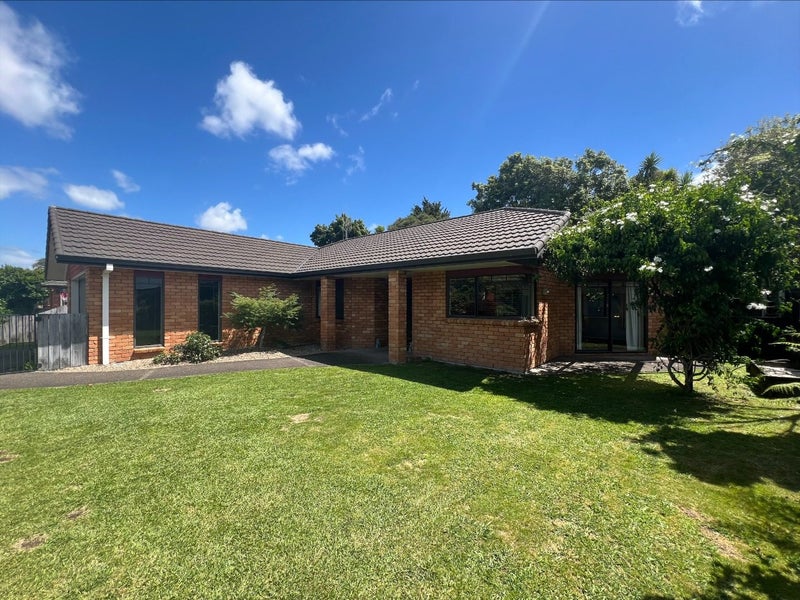 54 Nielsen Gardens, Rototuna, Hamilton - Carousel 11