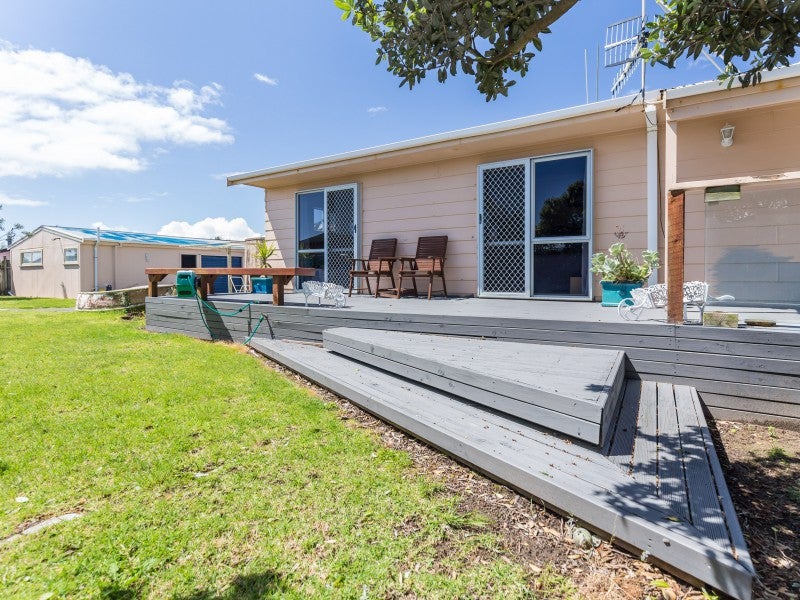 44 Te Kiri ST, Himatangi Beach, Himatangi Beach - Carousel 2