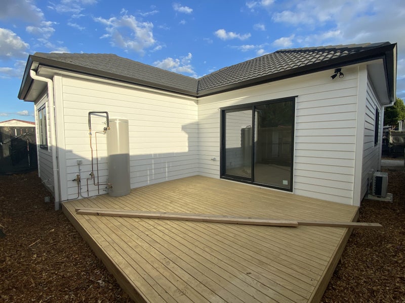 37 Seaward Place, Wattle Downs, Auckland - Carousel 2