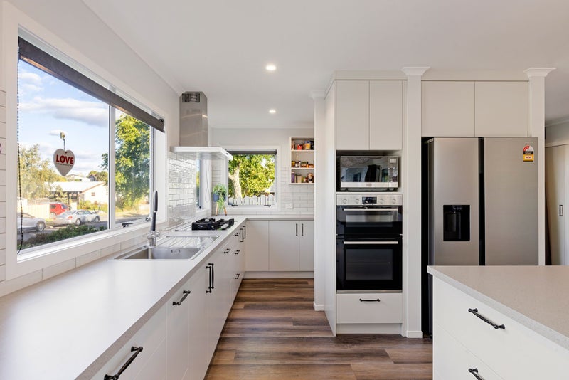 17 Taksan Place, Pukete, Hamilton - Carousel 2