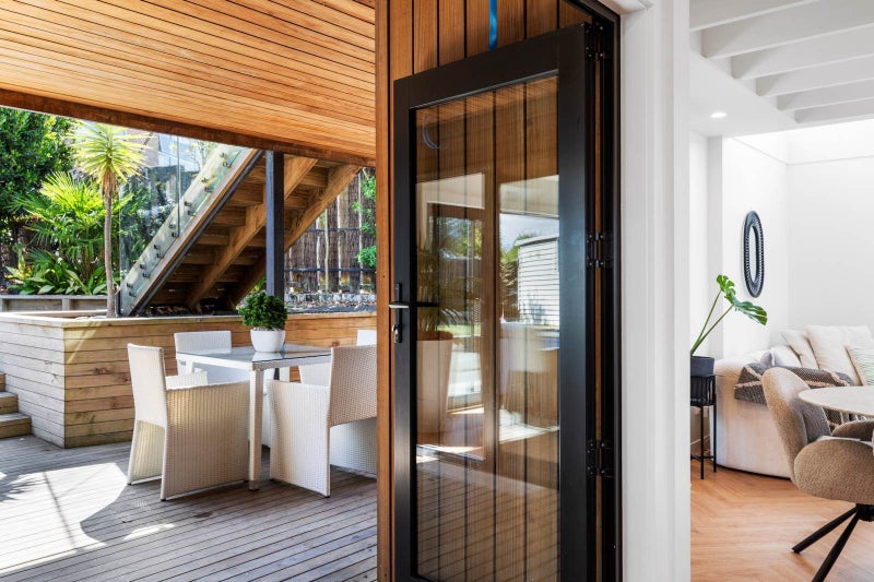 1/102 East Coast Road, Forrest Hill, Auckland - Carousel 1