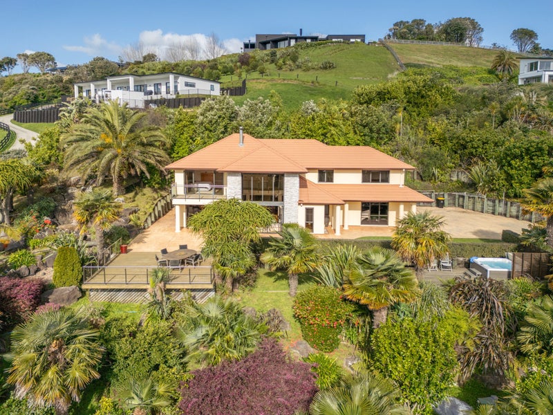 40 Oceana Drive, Welcome Bay, Tauranga - Carousel 1